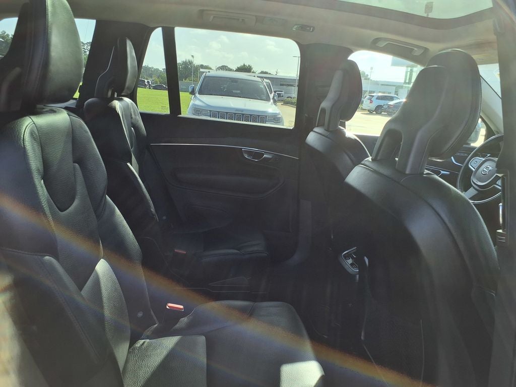 2020 Volvo XC90 T6 Momentum