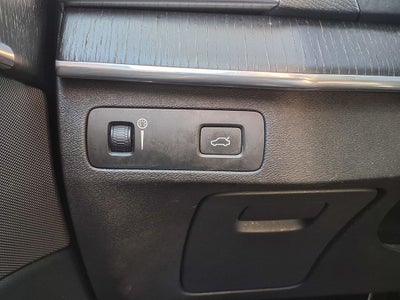 2020 Volvo XC90 T6 Momentum