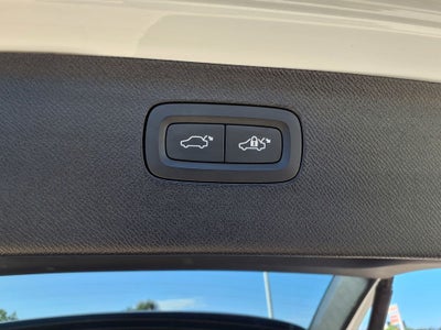 2025 Volvo XC90 B5 Core