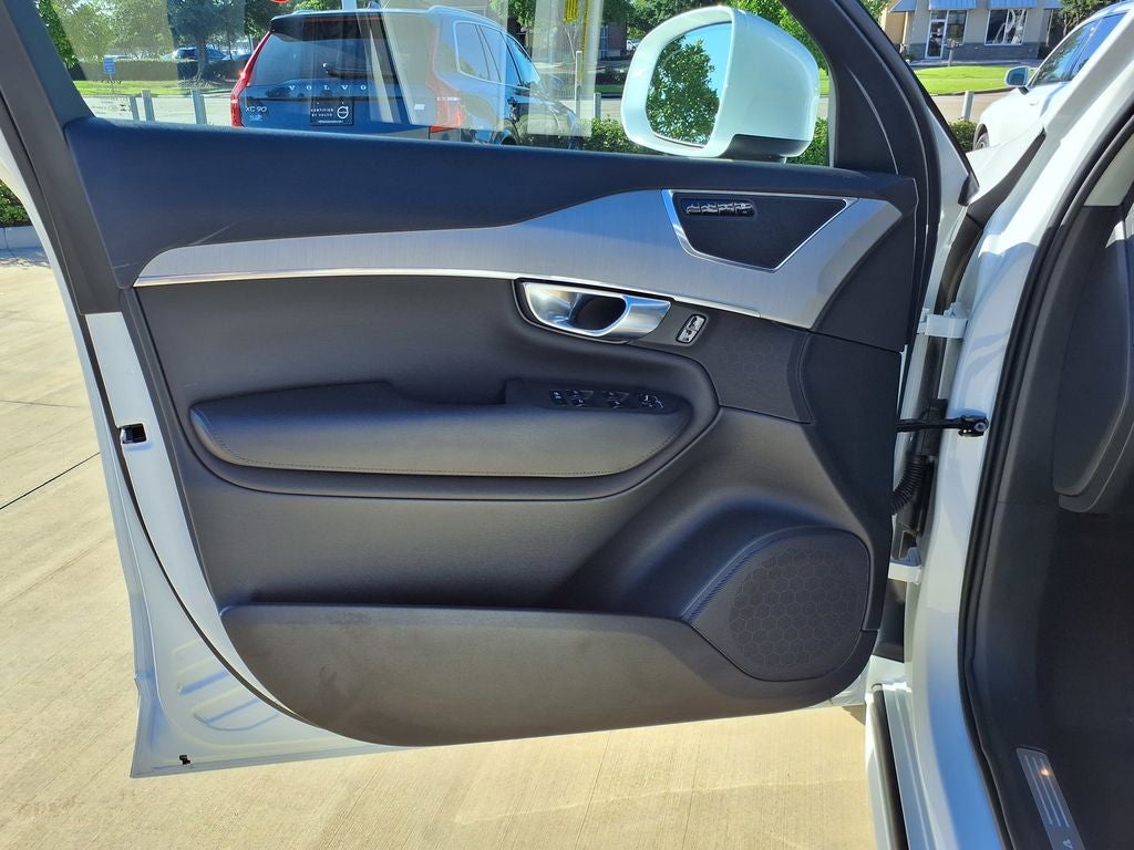 2025 Volvo XC90 B5 Core