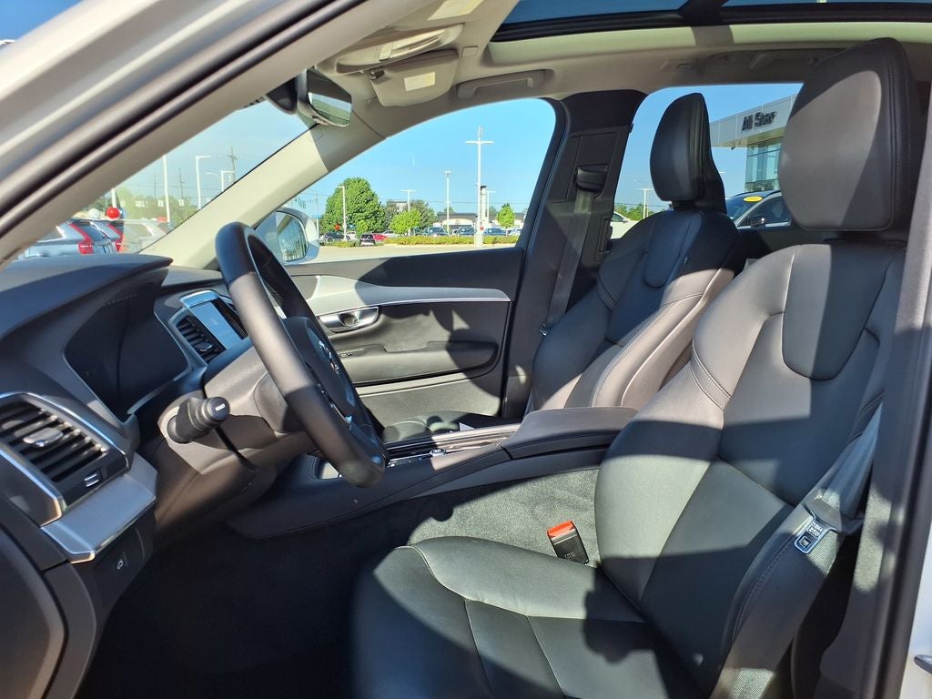 2025 Volvo XC90 B5 Core