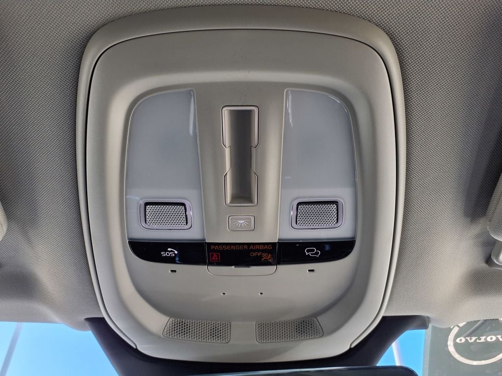 2025 Volvo XC90 B5 Core