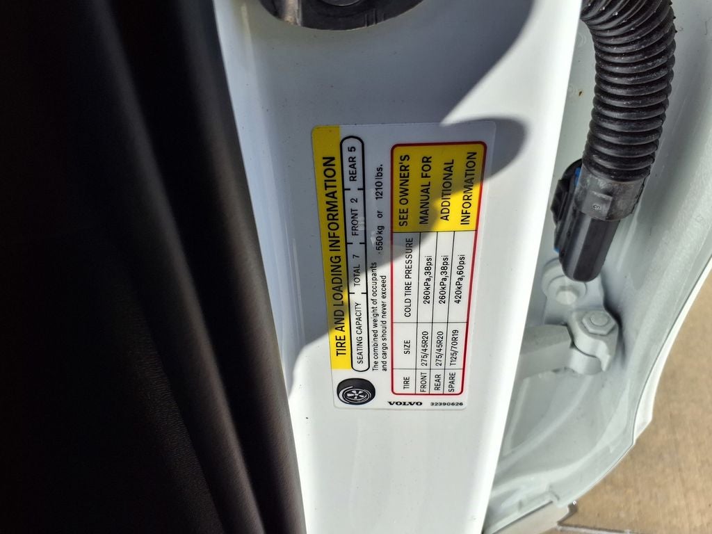2025 Volvo XC90 B5 Core