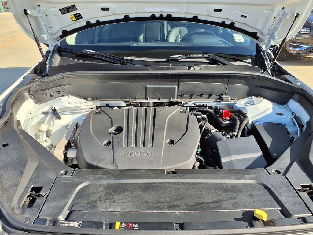 2025 Volvo XC90 B5 Core