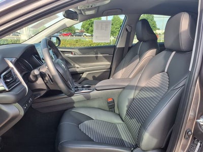 2024 Toyota Camry Hybrid SE