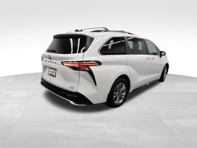 2023 Toyota Sienna XSE 7 Passenger