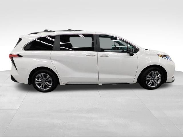 2023 Toyota Sienna XSE 7 Passenger