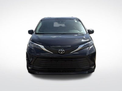 2026 Toyota Sienna XLE 8 Passenger