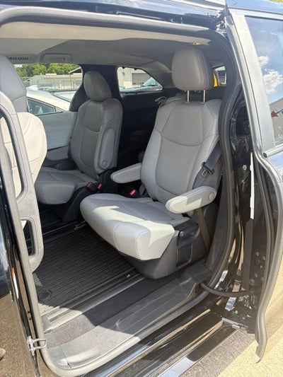 2026 Toyota Sienna XLE 8 Passenger