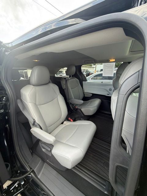 2026 Toyota Sienna XLE 8 Passenger