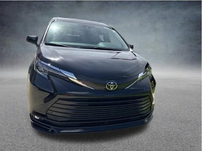 2026 Toyota Sienna XLE 8 Passenger