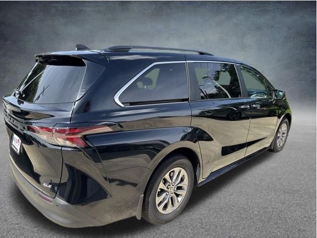 2026 Toyota Sienna XLE 8 Passenger
