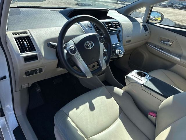 2014 Toyota Prius v Five