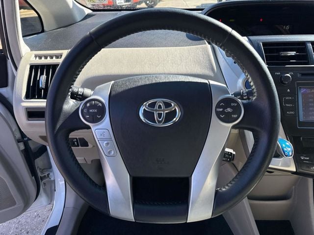 2014 Toyota Prius v Five